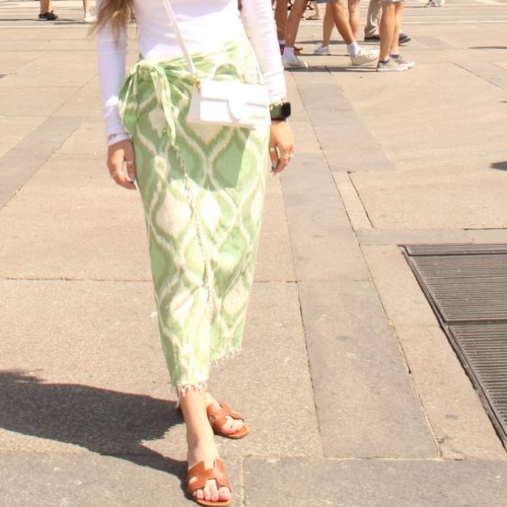 Green Patterned Skirt Sarong - Picture 2 of 2
